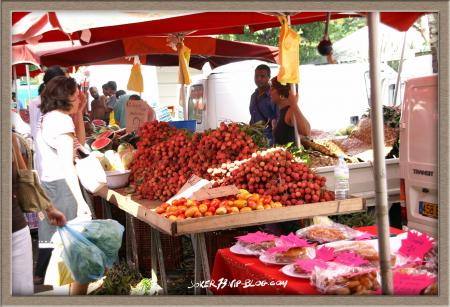 banc de litchi au marcher de st paul