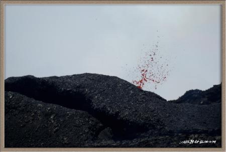 volcan en eruption